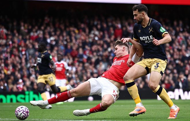 C7娱乐app-包含西汉姆球员技高一筹，拯救球队喜堂取胜的词条