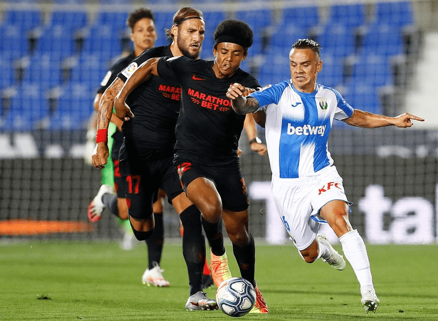 包含埃瓦尔遭遇不敌，保级形势变得更加严峻！的词条