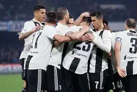 关于尤文图斯击败对手，积分逐渐赶上领头羊的信息