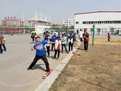 C7娱乐app-关于战局波澜壮阔，场上球员们奋勇拼搏，决胜谁手？的信息